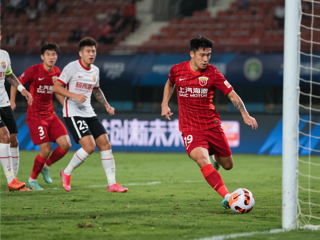 青岛西海岸与上海海港第3轮激战3-3精彩集锦 相比之下,上海海港虽然在前期稍显压力,但
