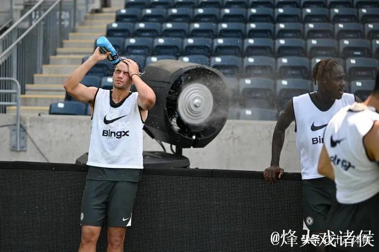 蓝军英超持续不胜欧冠失利 马雷斯卡再度迷失决策 蓝军英超持续不胜欧冠失利 马雷斯卡再度迷失决策